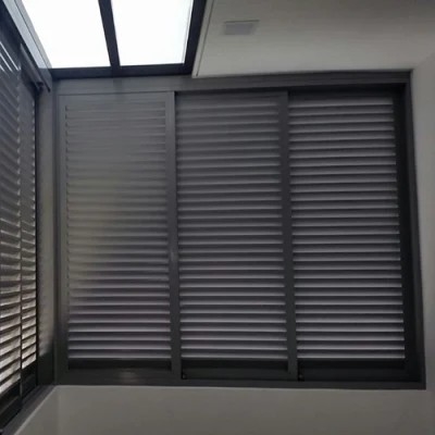 Antidiebstahl-Aluminiumsonnenblende-Jalousien-im Freien windundurchlässige kundengebundene Größe
