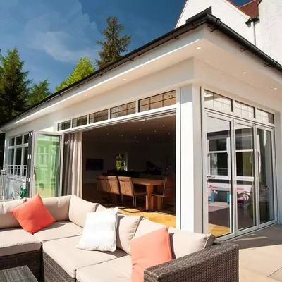Kundengebundener Plastikrahmen-Glasakkordeon-Außenentwurf der Falttür-UPVC Bifold