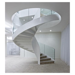Fertigen Sie die moderne kleine gewundene Innen Treppen-Luxusraumersparnis besonders an