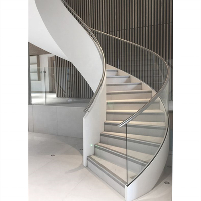 Fertigen Sie die moderne kleine gewundene Innen Treppen-Luxusraumersparnis besonders an