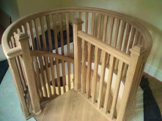 Wendeltreppe aus massivem Eichenholz für den Innenbereich, einfache Installation