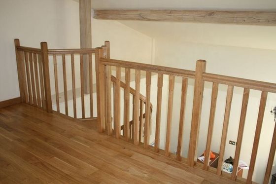 Wendeltreppe aus massivem Eichenholz für den Innenbereich, einfache Installation