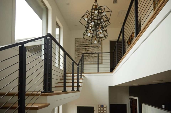 Modernes Treppen-Mattschwarz-Kabelgeländer-Balustraden-Design für Stufen