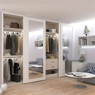 Kundenspezifischer doppelter Schließfach-Wandschrank-Hauptschlafzimmer, das Spiegel-Tür-Garderobe schiebt