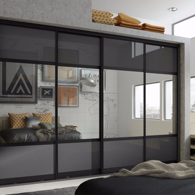 Kundenspezifischer doppelter Schließfach-Wandschrank-Hauptschlafzimmer, das Spiegel-Tür-Garderobe schiebt