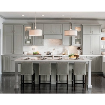 Bereiten Sie vor, um feste hölzerne weiße Shaker Style Modular Wood Kitchen-Kabinette zusammenzubauen