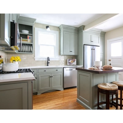 Bereiten Sie vor, um feste hölzerne weiße Shaker Style Modular Wood Kitchen-Kabinette zusammenzubauen