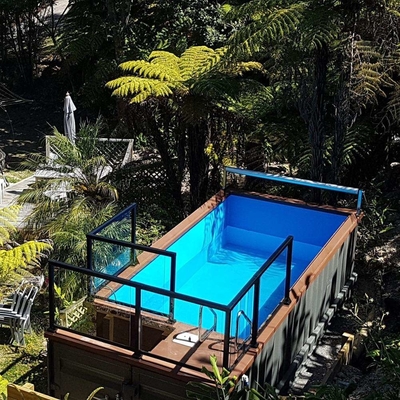 Luxuriöser, vorgefertigter, moderner, tragbarer Container-Swimmingpool mit hochfester Glaswand