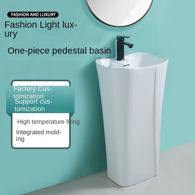 Großhandelspreis Moderne Sanitärwaren Frei stehendes weißes Keramikbad Waschbecken