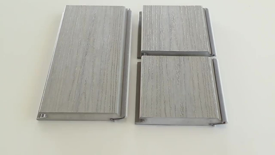 18mm Matt Plastic Wood Grain Flooring beständiger zusammengesetzter UVdecking PVCs