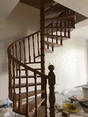700-1500mm Breiten-Raumersparnis-Wendeltreppe-hölzerne Schritt-Treppe mit Handlauf