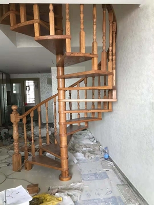 700-1500mm Breiten-Raumersparnis-Wendeltreppe-hölzerne Schritt-Treppe mit Handlauf