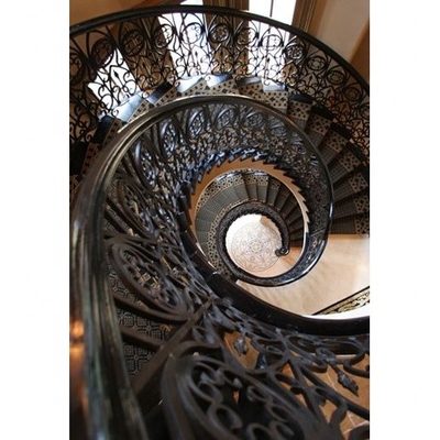 Antirost gebogene Raumersparnis-Dachboden-Wendeltreppe-Landhaus-kundenspezifische Eisen-Spiralen-Treppe