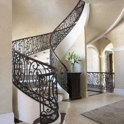 Antirost gebogene Raumersparnis-Dachboden-Wendeltreppe-Landhaus-kundenspezifische Eisen-Spiralen-Treppe