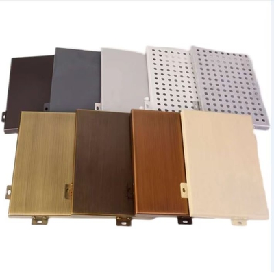 Rolle beschichtete geschnitzte Aluminiumzwischenwand aushöhlte heraus Fluorkohlenstoff-Aluminiumfurnier-blatt