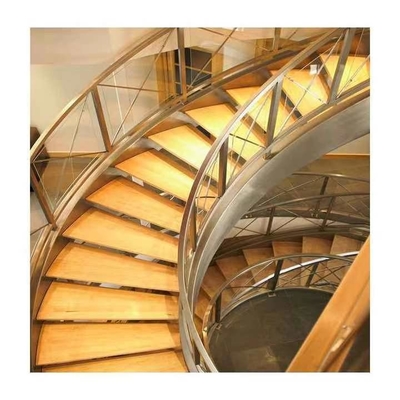 Raumersparnis-Wendeltreppe für Dachboden